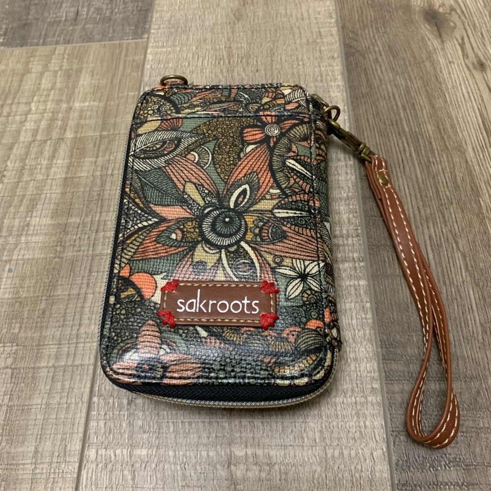 SAKROOTS ARTIST CIRCLE PHONE CASE WRISTLET NWOT